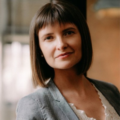 Author Julia Starun